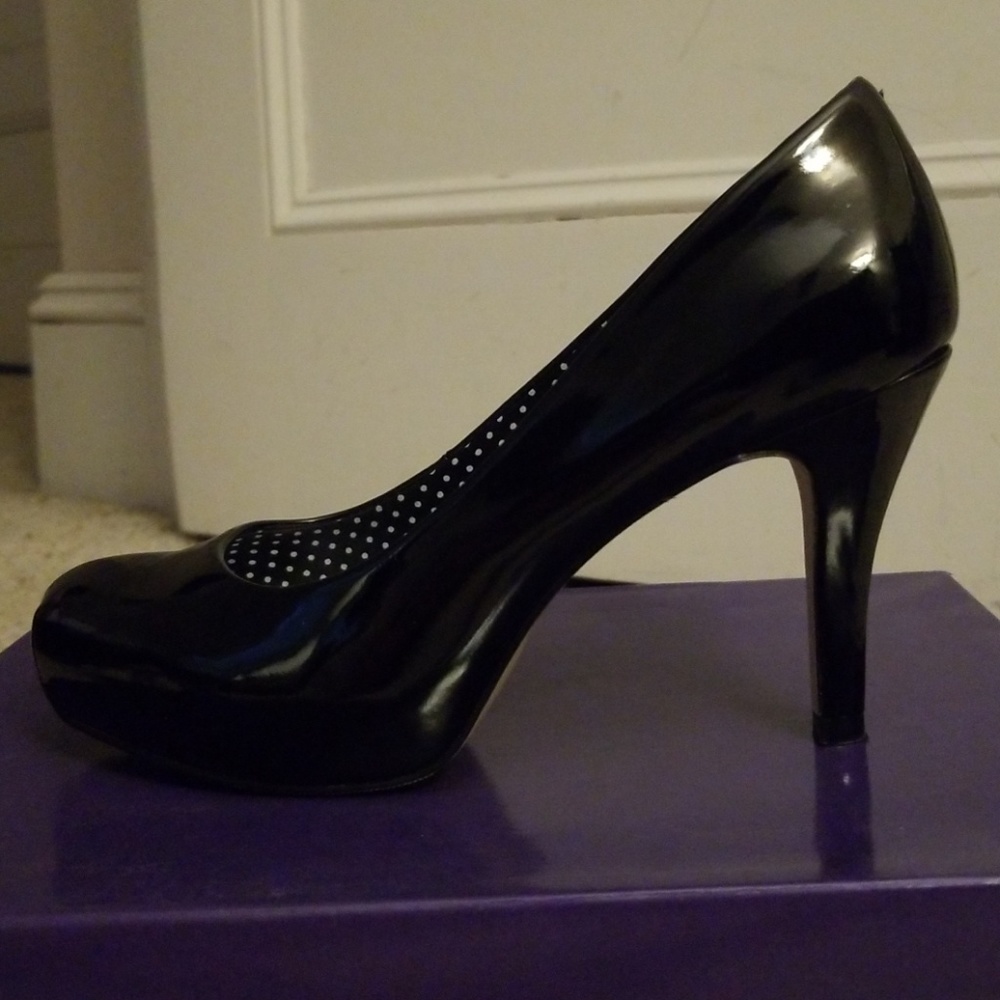 Black heel